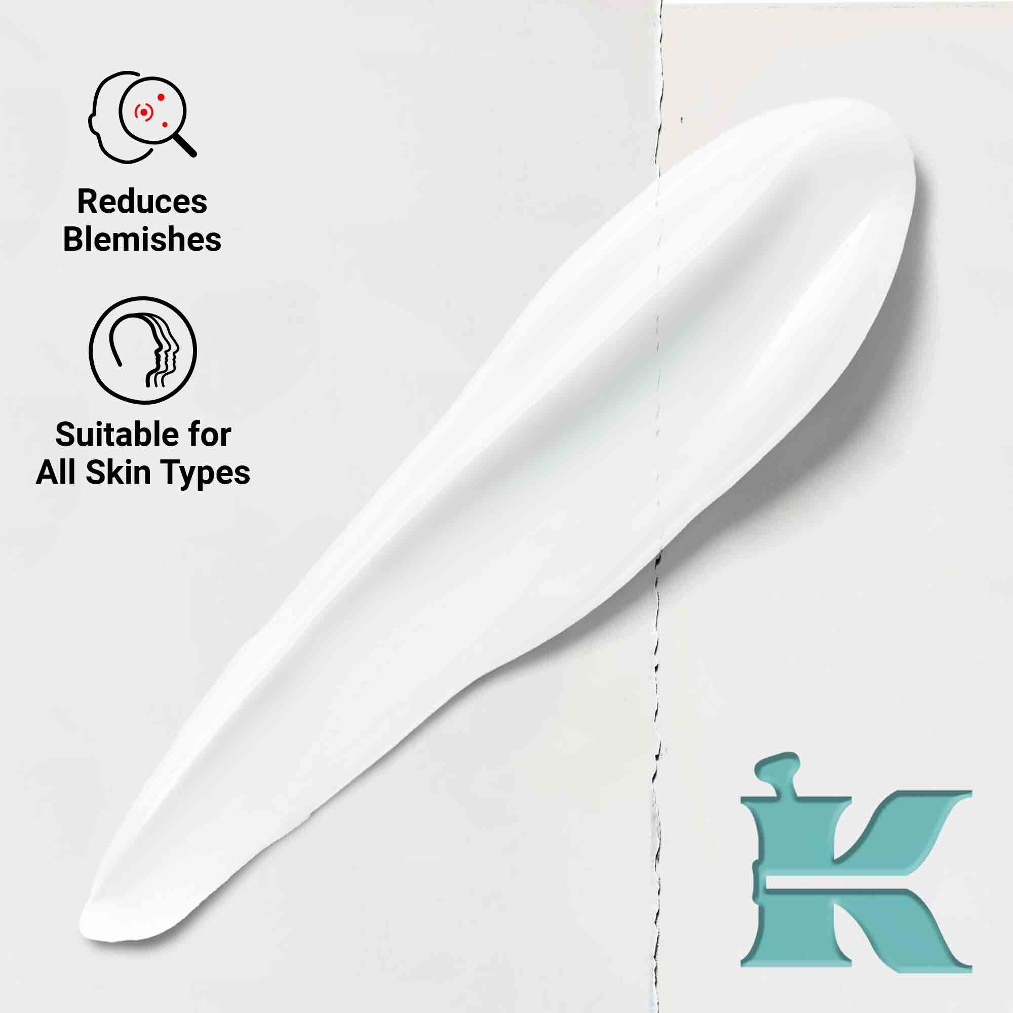 Narbild på konsistensen av Expertly Clear Blemish-Treating & Preventing Lotion som visar en kramig formula. Texten betonar dess formåga att minska orenheter och lamplighet for alla hudtyper.