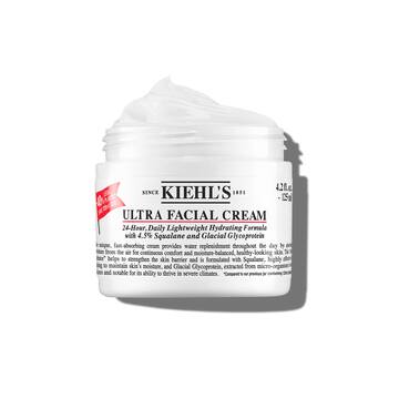 Foto på oppen burk av Kiehl's Ultra Facial Cream