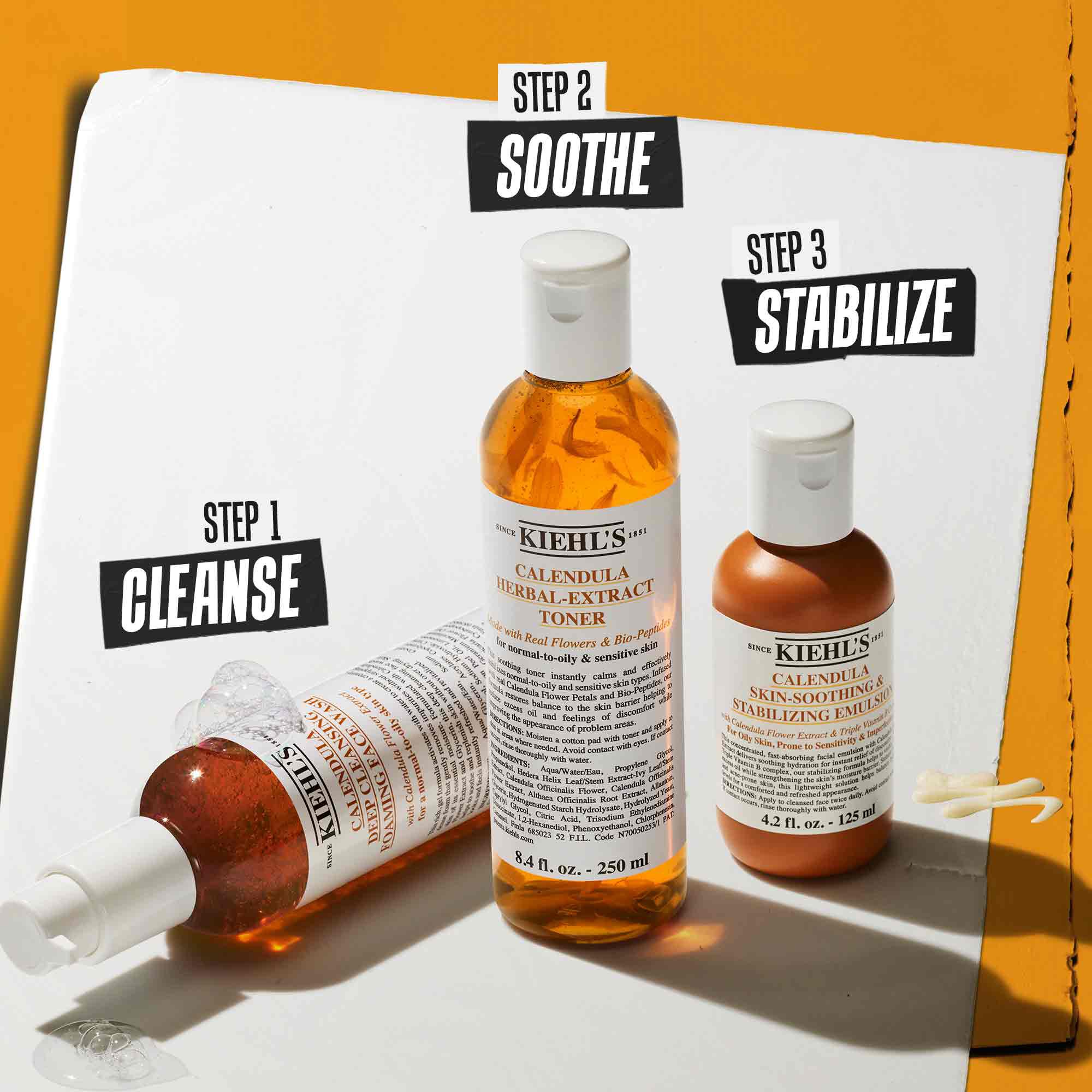 En trestegsrutin med Kiehl's produkter. Steg 1: Calendula Deep Cleansing Foaming Wash. Steg 2: Calendula Herbal-Extract Toner. Steg 3: Calendula Skin Soothing Stabilizing Emulsion.